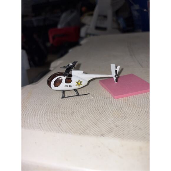 HUGHES 500 - C93 Series 1/90 Police Tracking Helicopter RR - Picture 3 of 4